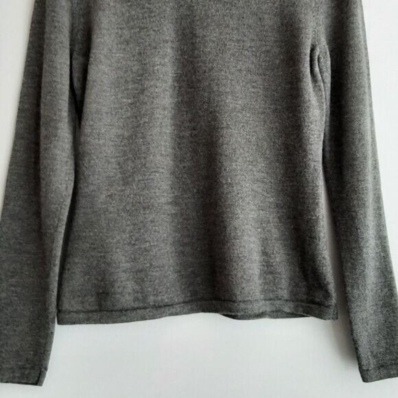 CLAN DOUGLAS Scotland 100% Cashmere Crewneck Sweater Grey Sz XS - Picture 4 of 8